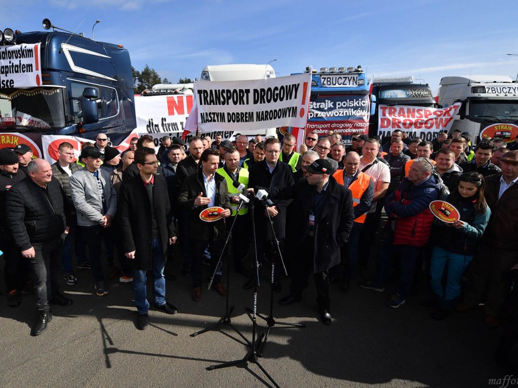 польские транспортники начали забастовку