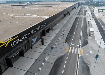 аэропорт варшава радом