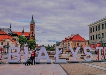 почему беларусы едут в Белосток