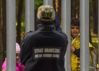 на границе польши и беларуси застряли мигранты