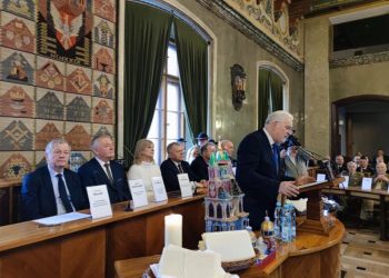 попросили Папу Римского помолиться