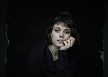 спектакль про эмиграцию