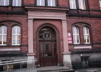 ударил беларуса по голове