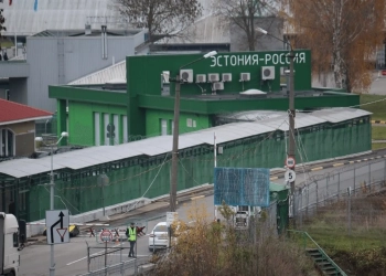 поехать в Беларусь через Россию