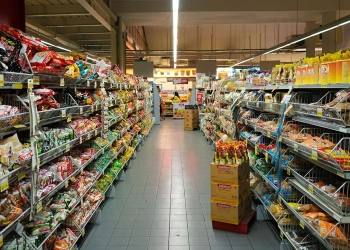 как работают магазины в Польше