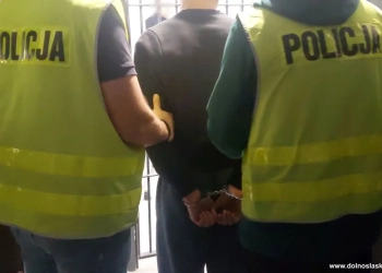 угнал автомобиль