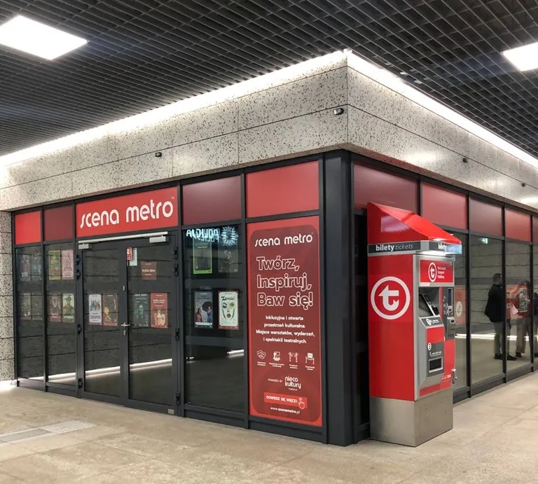 Сцэна METRO ў Варшаве