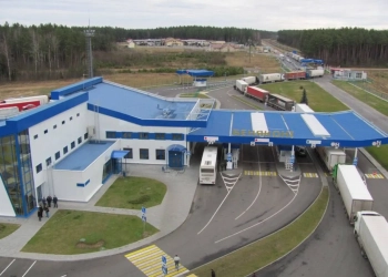 Литва закрывает границу с Беларусью