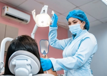 стоматолог в Варшаве