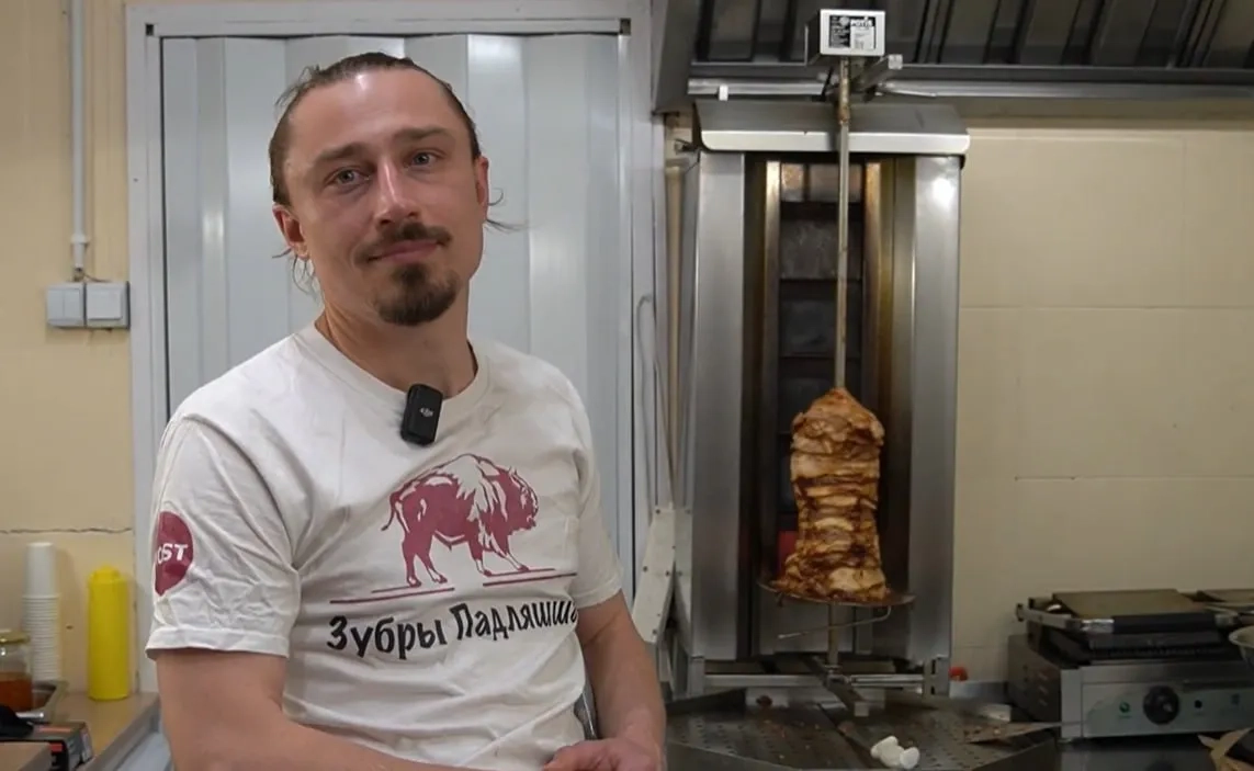 Беларус тры гады развіваў кебабную на рынку ў Варшаве. А цяпер яго хочуць знесці