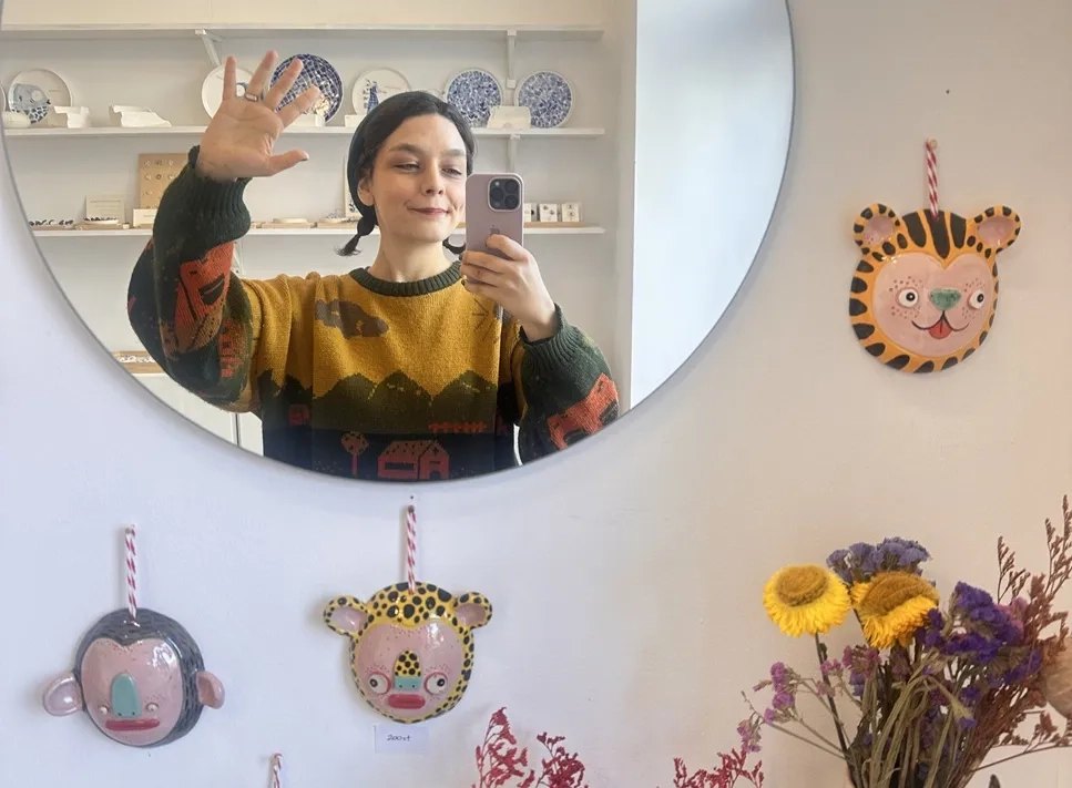 Беларуска создала в Варшаве бизнес на странных мордочках. Их заказывают даже в США