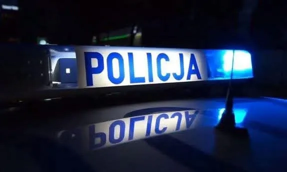 В Польше апогей конституционного кризиса. Правые называют его попыткой госпереворота. Президент прервал зарубежную поездку