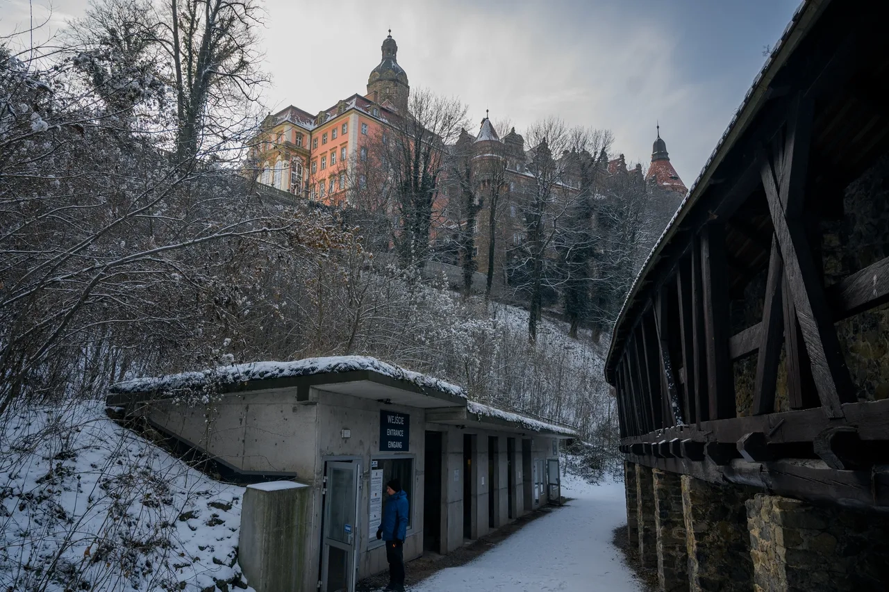 Ваеннае сховішча — для турыстаў. Як падземныя хады часоў Другой сусветнай вайны служаць у мірным жыцці