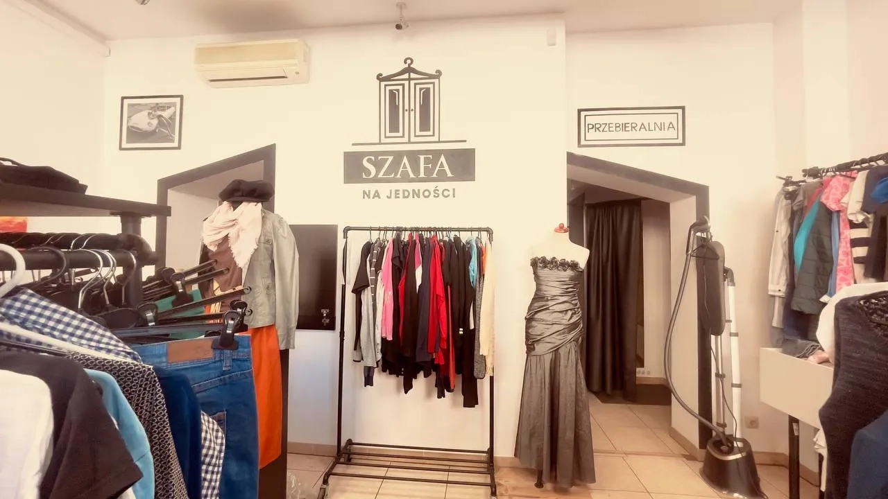 «В моей душе нет торгаша». Беларуска вложила 20 тысяч злотых в секонд-хенд в Польше, а теперь пытается его продать